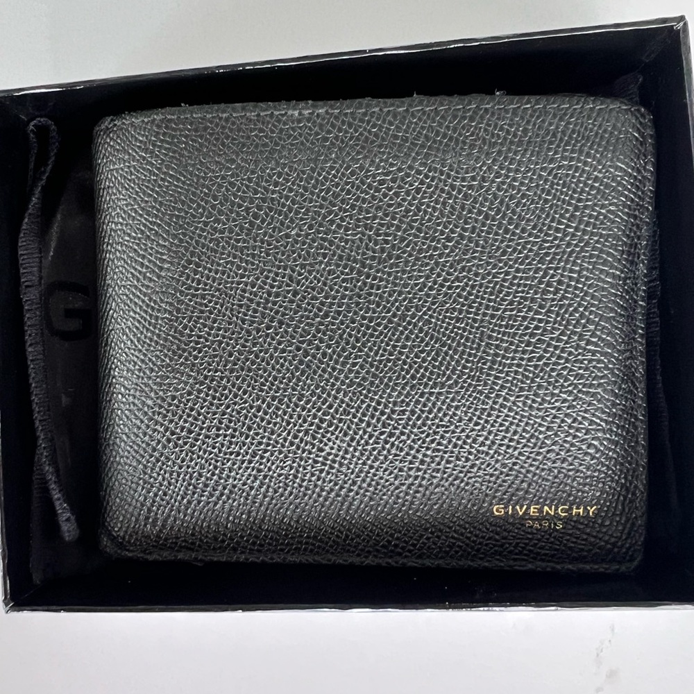 Men’s black leather Givenchy wallet